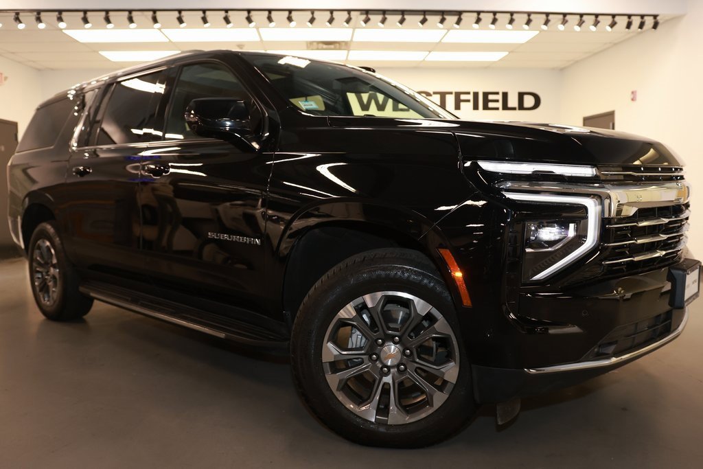 2025 Chevrolet Suburban LT's photo