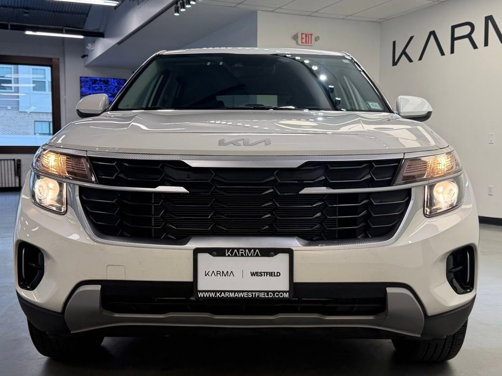 Used 2024 Kia Seltos LX LX IVT AWD