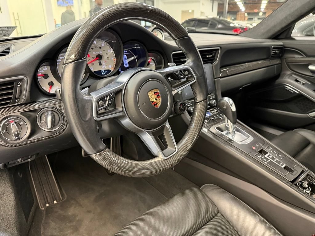 2019 Porsche 911 Turbo S - Photo 12