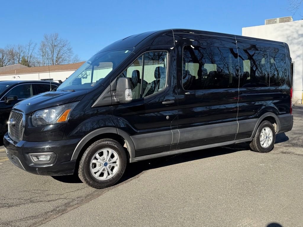 Used 2024 Ford Transit Passenger Wagon XLT T-350 148 Med Roof XLT RWD