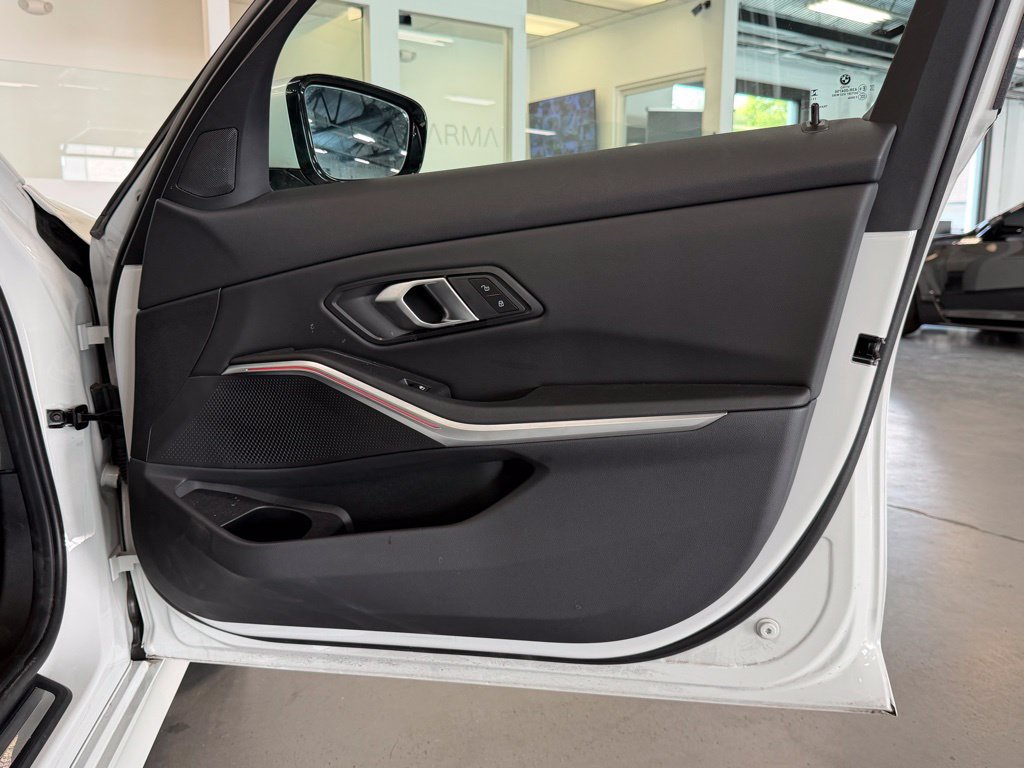 2024 BMW 3 Series 330i - Photo 19