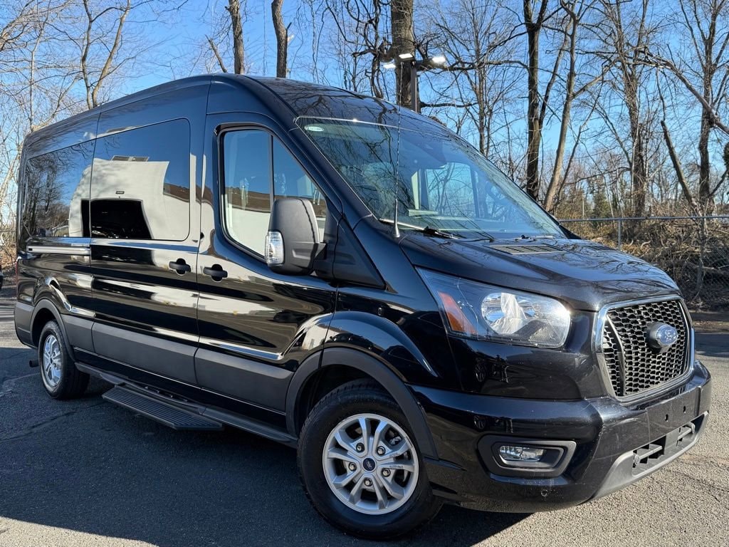 Used 2024 Ford Transit Passenger Wagon XLT T-350 148 Med Roof XLT RWD