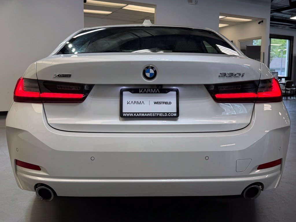 2024 BMW 3 Series 330i - Photo 6