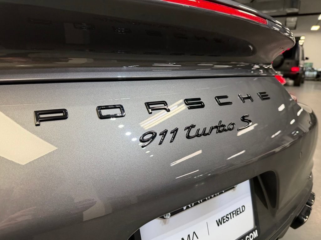 2019 Porsche 911 Turbo S - Photo 19