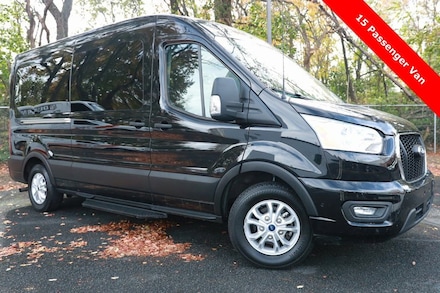 2023 Ford Transit Passenger Wagon XLT T-350 148 Med Roof XLT RWD