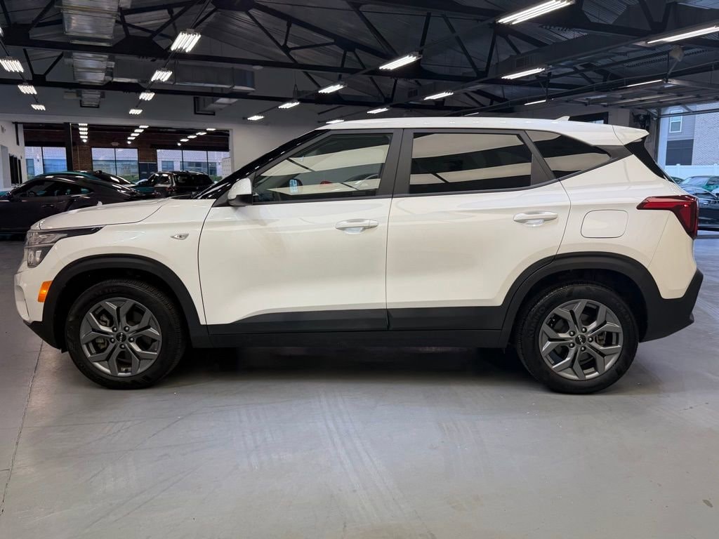 Used 2024 Kia Seltos LX LX IVT AWD