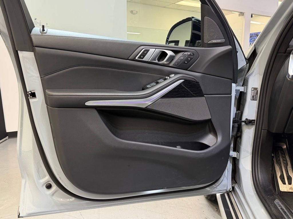 2023 BMW X7 40i - Photo 9