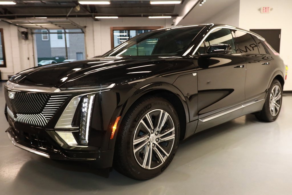 2024 Cadillac Lyriq Tech photo 3