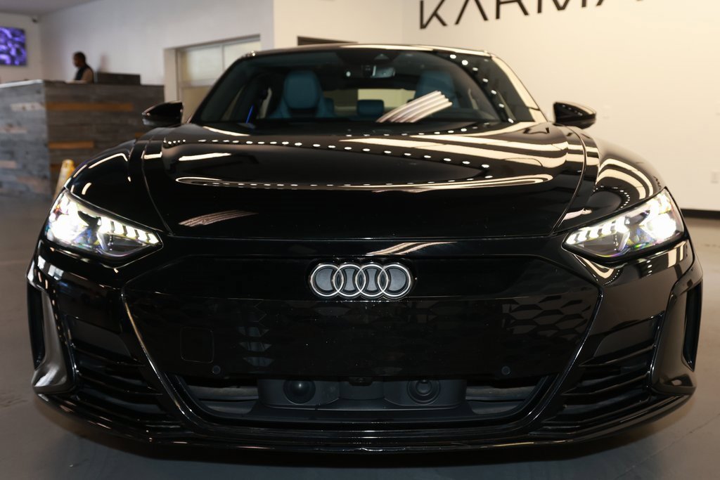 2022 Audi e-tron GT Prestige photo 2