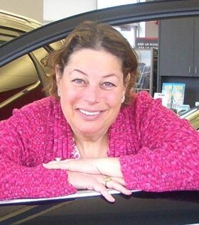 Staff member Ellen Karp from ID_2c2ed37c4fff