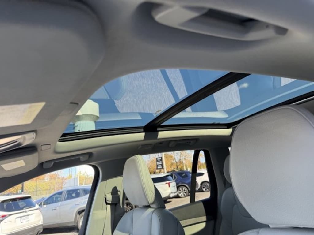 Used 2023 Volvo XC90 B5 AWD Plus SUV