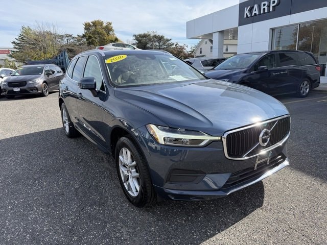 2020 Volvo XC60 Momentum's photo