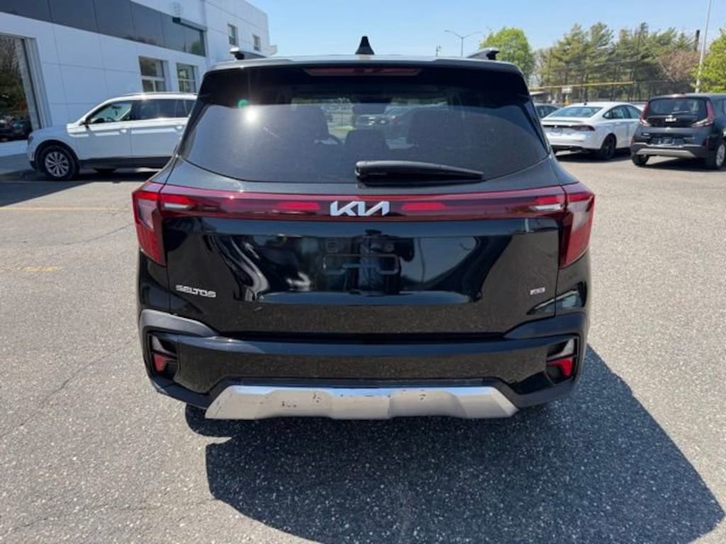 Used 2024 Kia Seltos SX SUV