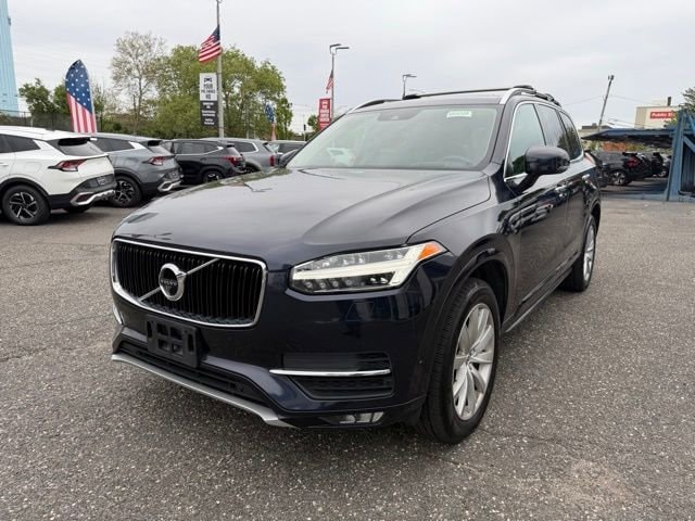 2019 Volvo XC90 T6 Momentum AWD's photo