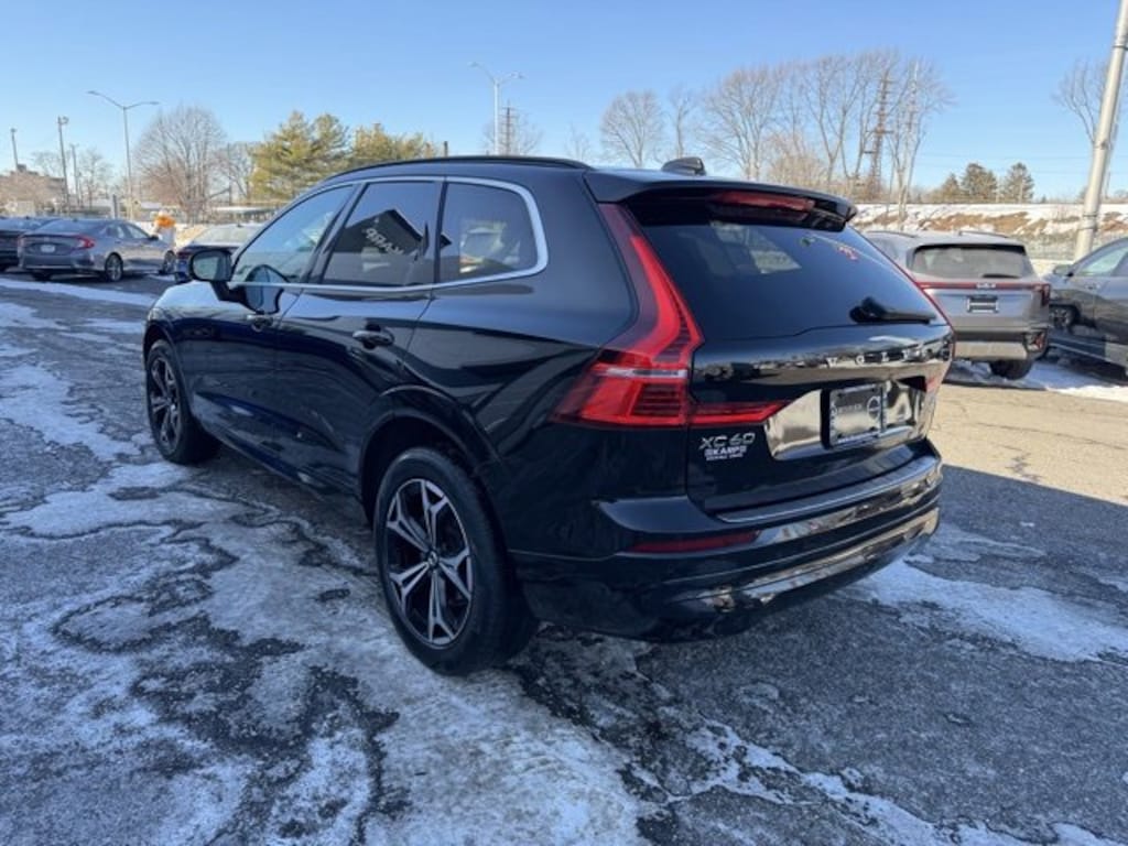 Used 2022 Volvo XC60 B5 AWD Momentum SUV