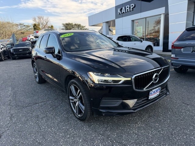 2019 Volvo XC60 Momentum's photo