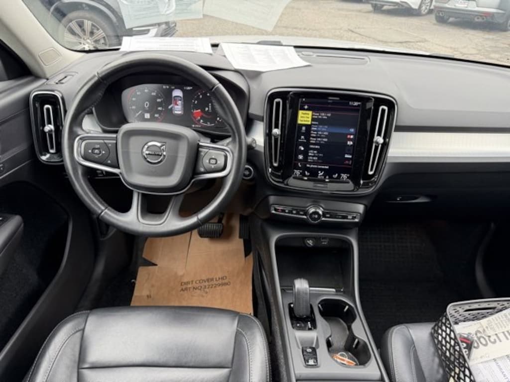 Used 2021 Volvo XC40 T5 Momentum SUV