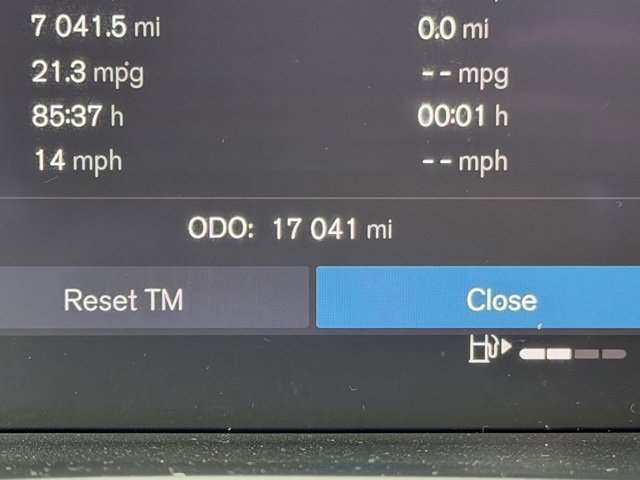 2023 Volvo XC40 AWD Plus photo 3