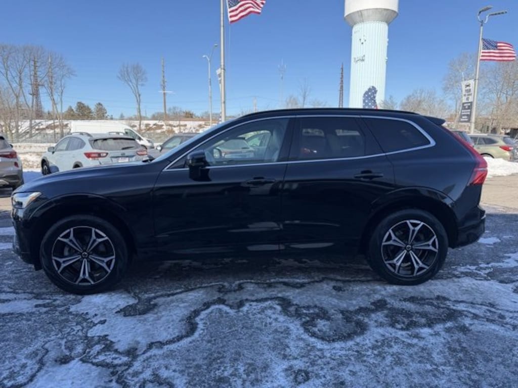 Used 2022 Volvo XC60 B5 AWD Momentum SUV