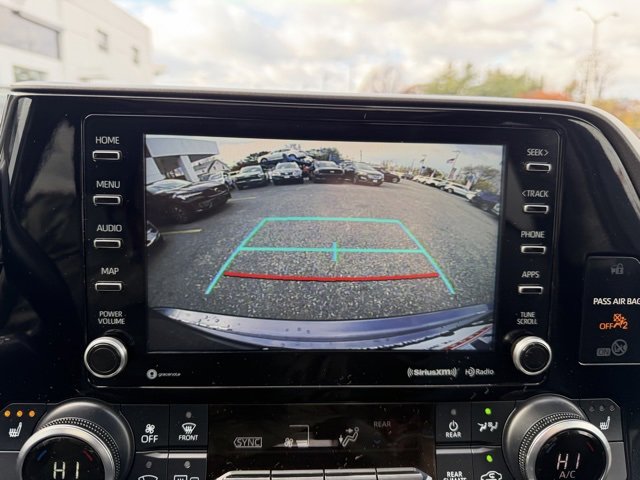 2021 Toyota Highlander XLE photo 4