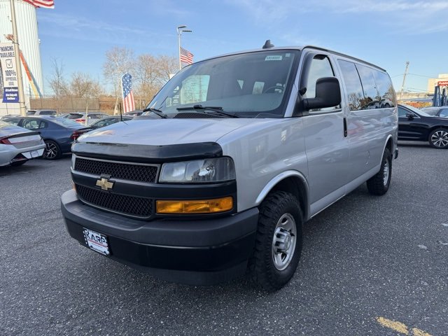 2020 Chevrolet Express Passenger LS's photo