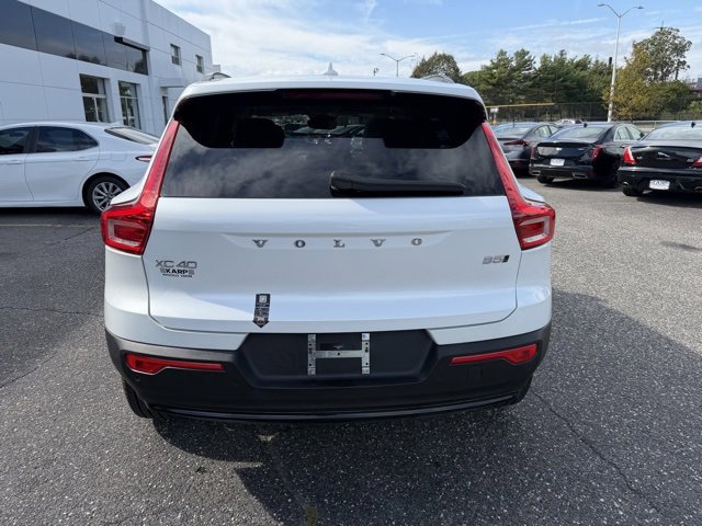 2024 Volvo XC40 Plus photo 4