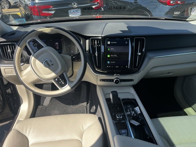 2025 Volvo XC60 B5 Plus photo 2