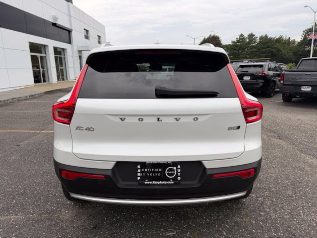 Used 2024 Volvo XC40 B5 Plus Bright SUV
