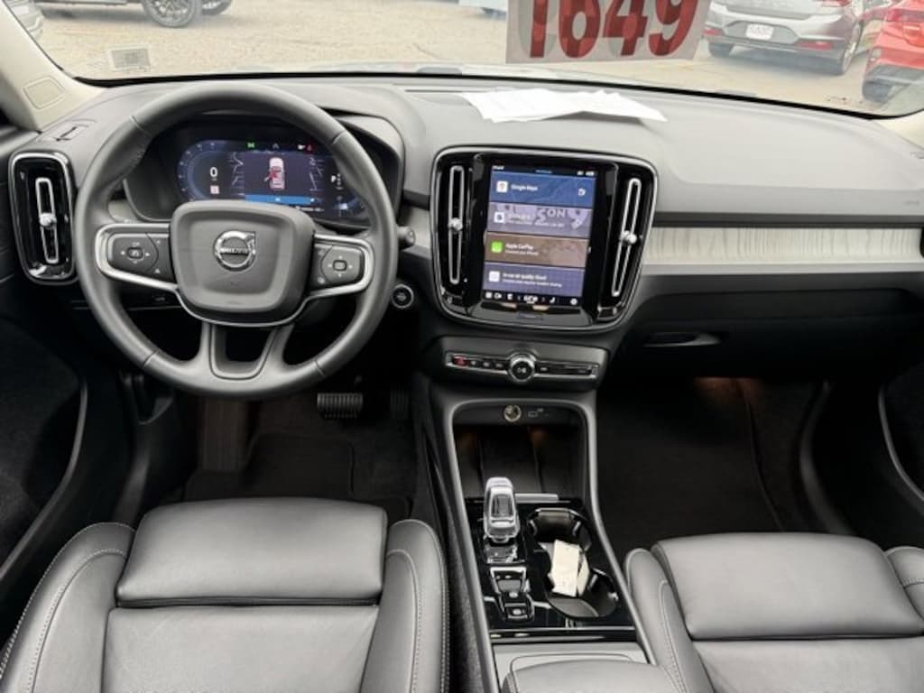 Certified 2025 Volvo XC40 B5 Ultra Dark Theme SUV
