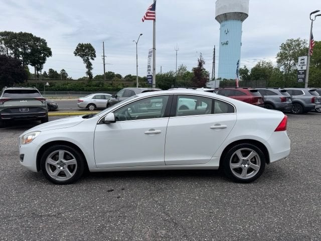 Used 2012 Volvo S60 T5 with VIN YV1622FS5C2081220 for sale in Rockville Centre, NY