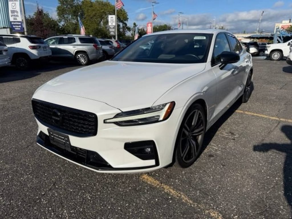 Used 2019 Volvo S60 T6 R-Design Sedan