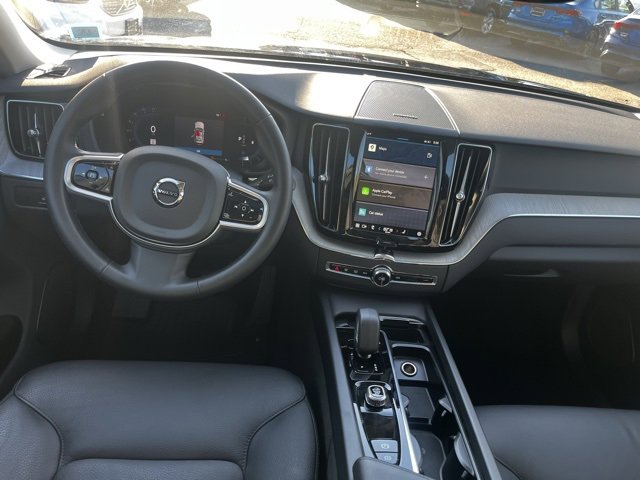 2025 Volvo XC60 B5 Plus photo 2