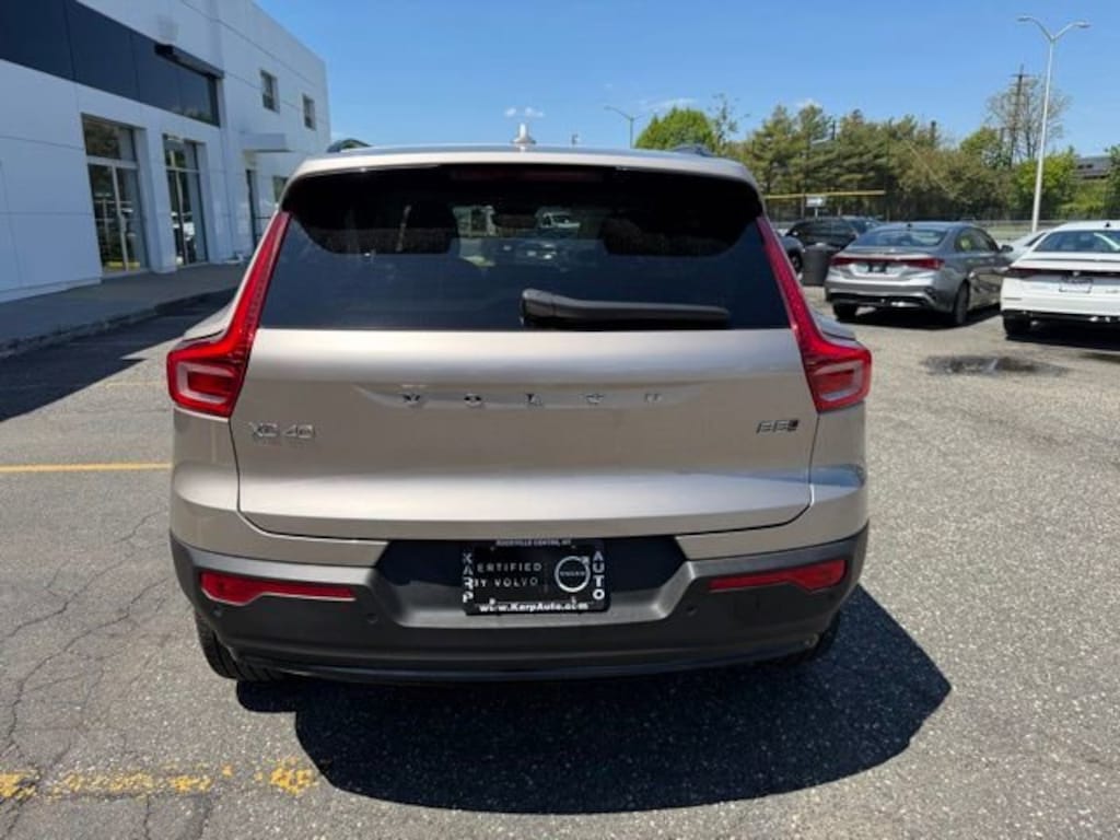 Used 2023 Volvo XC40 B5 AWD Plus Dark SUV