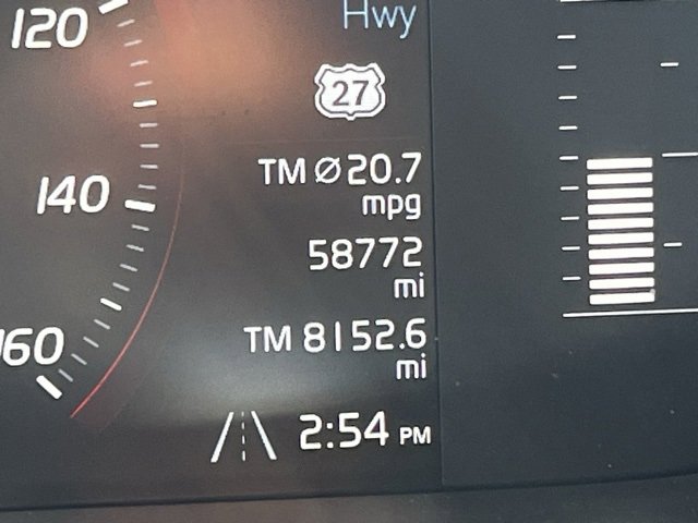 2019 Volvo S60 T6 Momentum photo 3