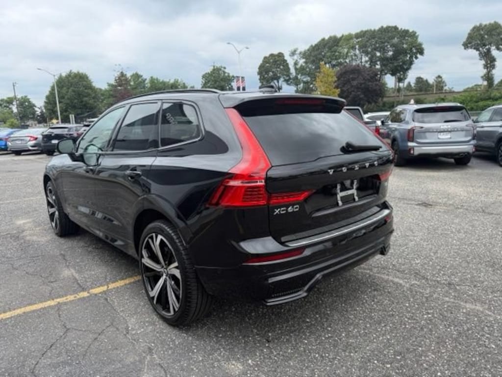 Certified 2024 Volvo XC60 B5 Ultimate Dark SUV