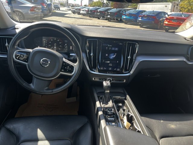 2019 Volvo S60 T6 Momentum photo 2