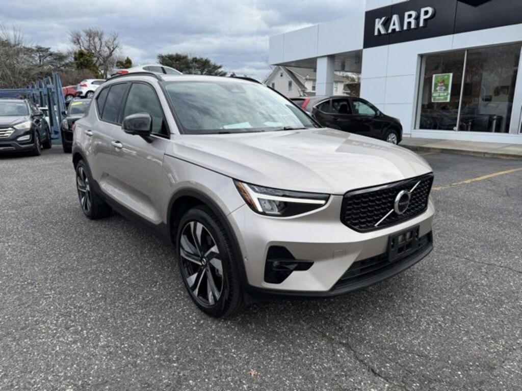 Certified 2023 Volvo XC40 B5 AWD Plus Dark SUV