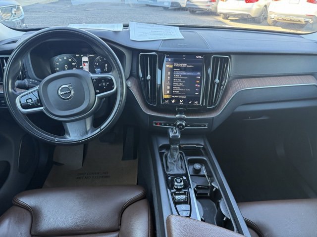 2019 Volvo XC60 T6 Inscription photo 2