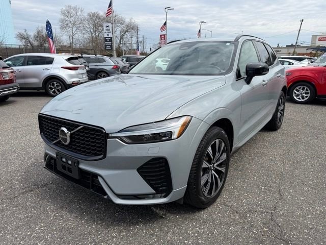 2024 Volvo XC60 B5 Core Dark Theme AWD's photo