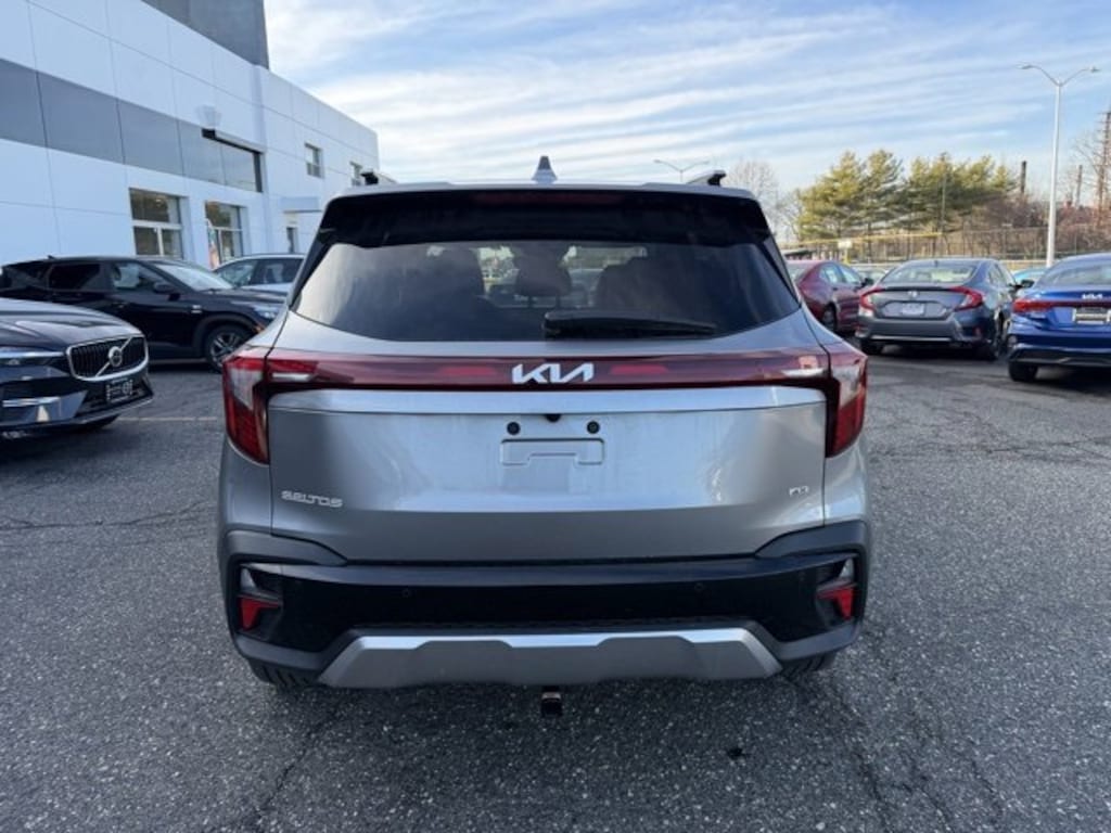 Used 2025 Kia Seltos SX SUV