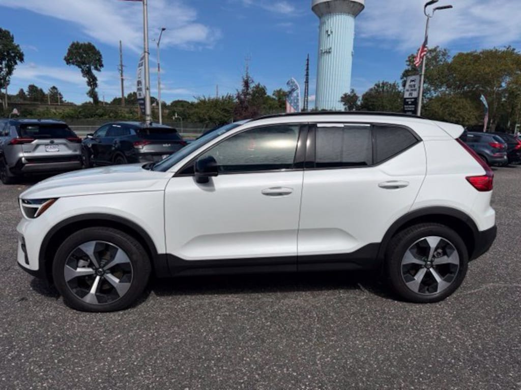 Certified 2024 Volvo XC40 B5 Core Bright SUV