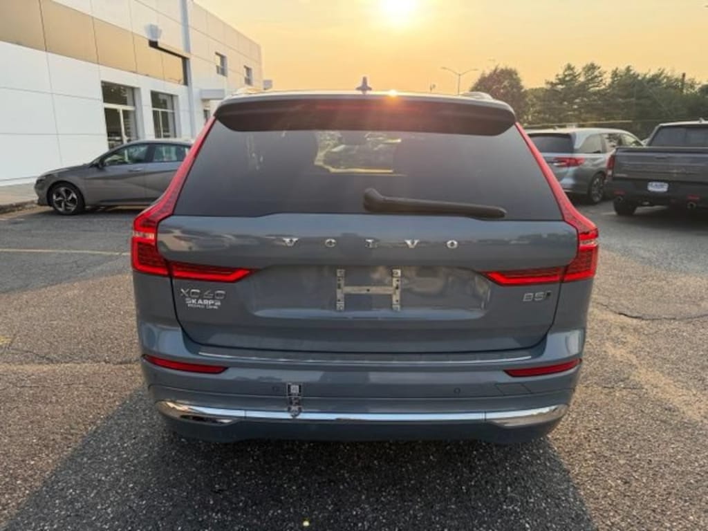 Certified 2022 Volvo XC60 B5 AWD Inscription SUV
