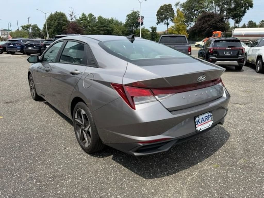 Used 2023 Hyundai Elantra SEL Sedan