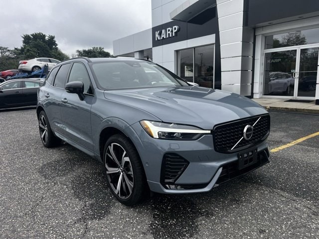 2022 Volvo XC60 R-Design's photo