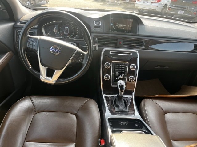 Used 2015 Volvo XC70 T6 with VIN YV4902NKXF1231422 for sale in Rockville Centre, NY