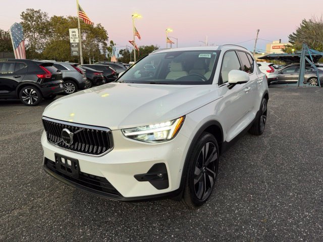2025 Volvo XC40 Plus