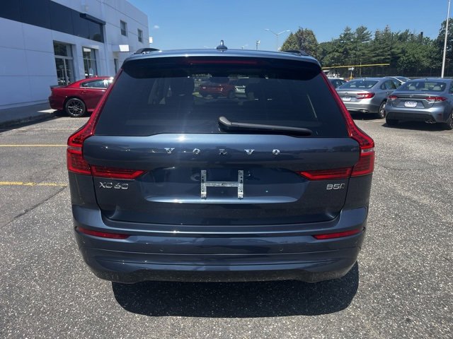 2023 Volvo XC60 B5 Core photo 4