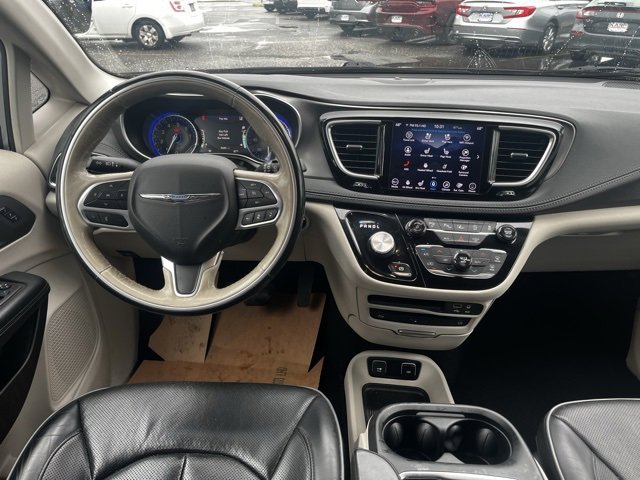 Used 2019 Chrysler Pacifica Limited with VIN 2C4RC1GG7KR552739 for sale in Rockville Centre, NY
