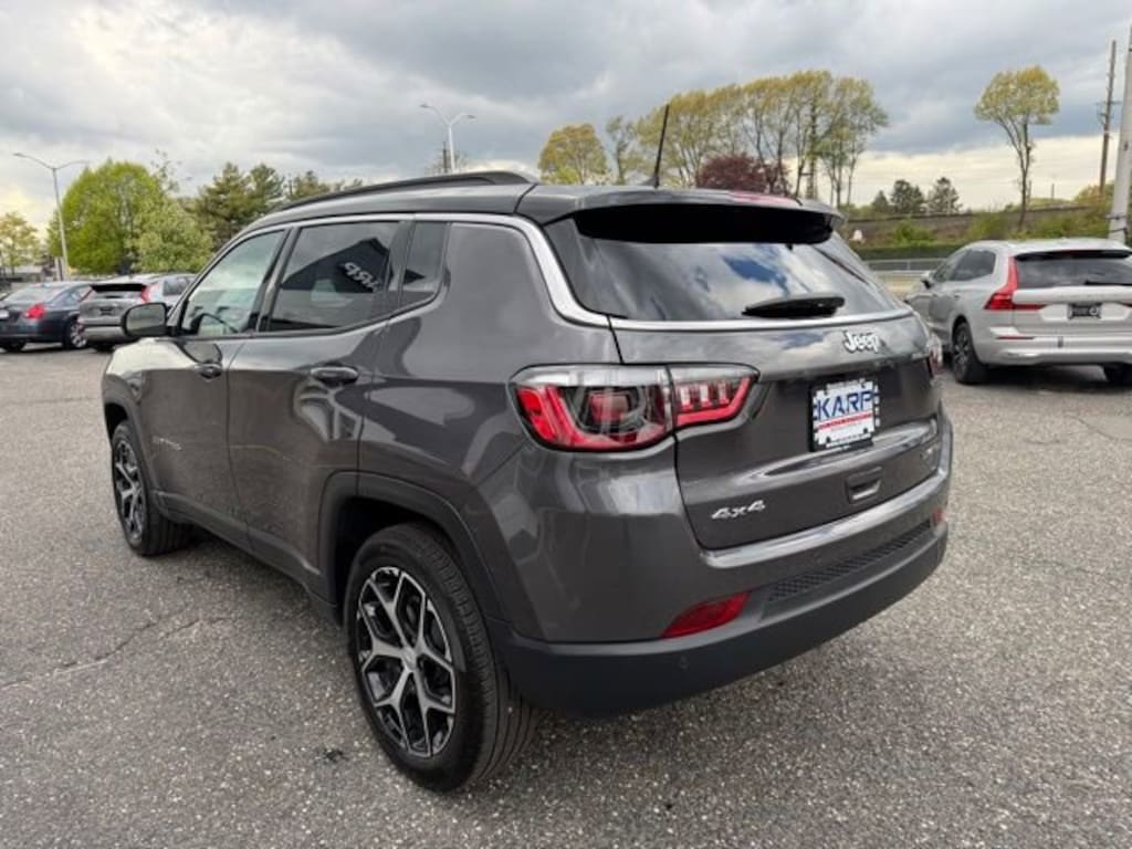 Used 2024 Jeep Compass Limited SUV