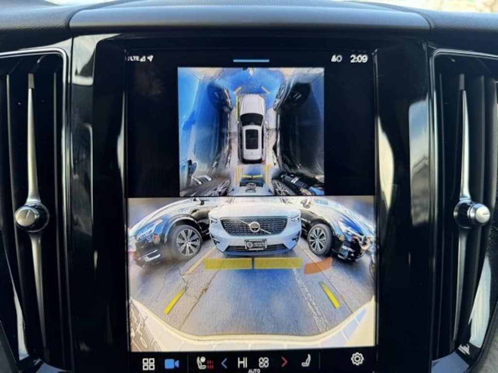 Used 2025 Volvo XC60 plug-in hybrid T8 Plus SUV